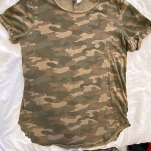H&M Man scalloped shirt
